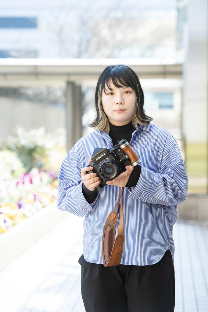 吉田志穂／よしだ・しほ　1992年千葉県生まれ。東京工芸大学芸術学部写真学科卒。現在は東京を拠点に活動。個展、グループ展多数（撮影／高野楓菜・写真部）