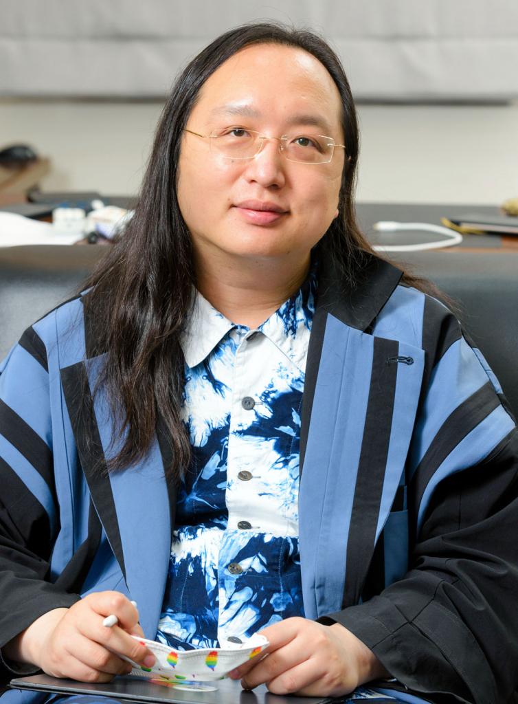 オードリー・タン／台湾のデジタル担当大臣。天才プログラマーとして、１９歳で米シリコンバレーで起業。台湾の蔡英文政権において、３５歳の史上最年少で行政院に入閣した