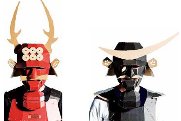 「真田幸村」（左）と「伊達政宗」の二種類がある段ボール甲冑
