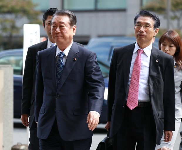 小沢氏は判決日にも出廷する予定。その時、何を語るのか。右は弘中弁護士　(c)朝日新聞社
<br />＠＠写禁