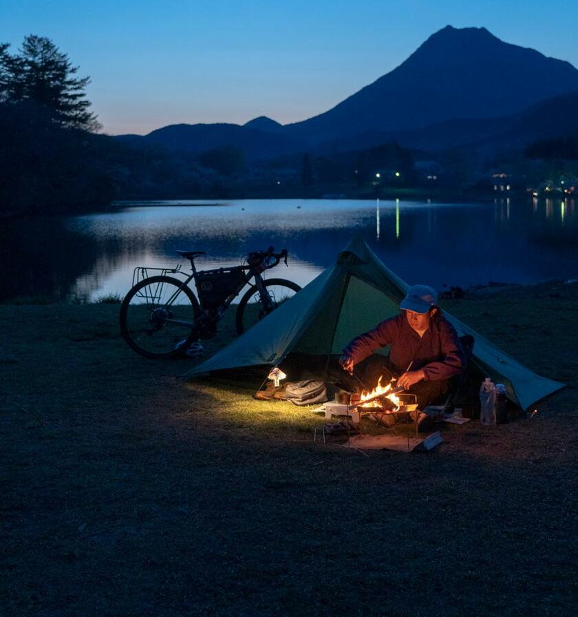 道具を保管するための場所がなくていいのもＵＬキャンプのメリット。小さなアイテムが多いので、設営撤収やメンテナンスもしやすい（撮影／澤田聖司）