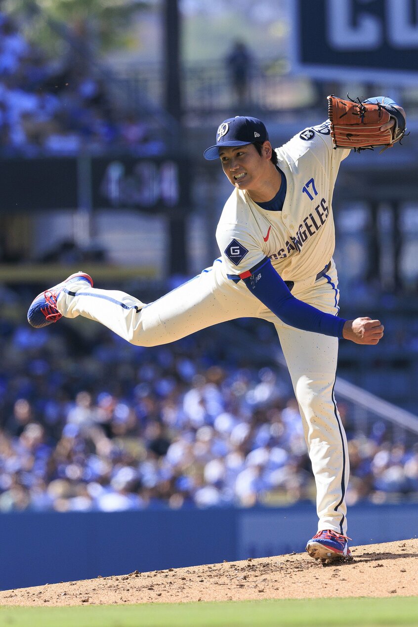 ドジャースタジアムで行われたヒューストン・アストロズとの試合で、1番・投手兼DHで出場したロサンゼルス・ドジャースの大谷翔平=2025年7月5日、アメリカ・カリフォルニア州ロサンゼルス(写真:ZUMA Press/アフロ)