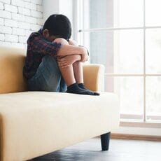 「嫌がる息子を小学校へ連れていくことしか頭になかった」　不登校の息子と向き合った母が考えを変えたきっかけとは【体験記】