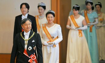 輝く女性皇族のティアラ、園遊会でのきらびやかな姿、静養先でのリラックスした笑顔… 写真と記事で振り返る皇室【厳選記事まとめ】