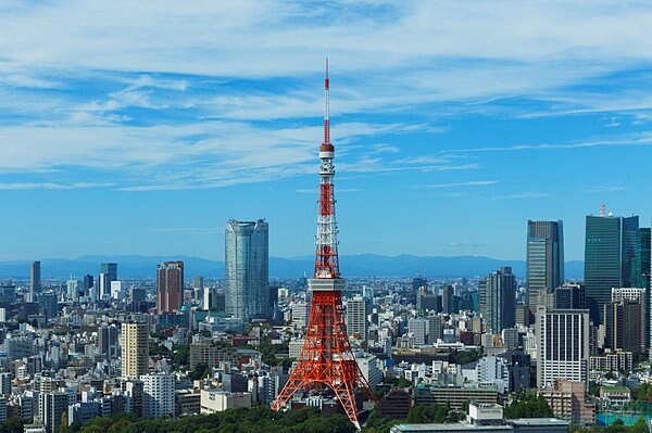 12月23日は東京タワーが竣工した日。季節によってさまざまなライトアップが実施されています