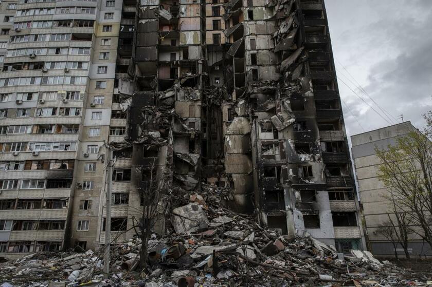 ウクライナ第２の都市ハルキウ（ハリキフ）の住居もロシア軍の攻撃で破壊されている（LightRocket via gettyimages）