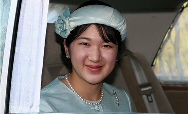 愛子さま22歳に「ますます雅子さまにそっくり」の理由 写真で振り返る