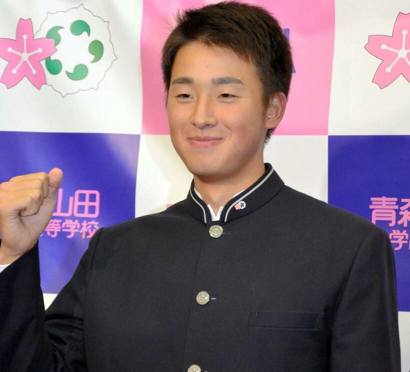 昨年のドラフトで巨人に1位指名された堀田賢慎　（ｃ）朝日新聞社
