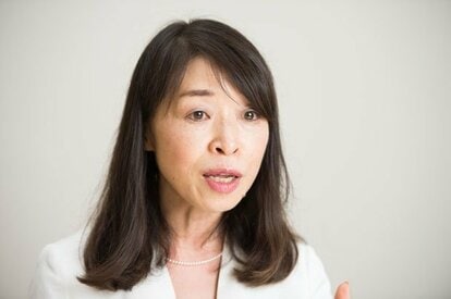山本淳子（やまもと・じゅんこ）／1960年、金沢市生まれ。平安文学研究者。京都大学文学部卒業。石川県立高校教諭などを経て、99年、京都大学大学院人間・環境学研究科修了、博士号取得(人間・環境学)。現在、京都学園大学人文学部歴史文化学科教授。2007年、『源氏物語の時代』(朝日選書)で第29回サントリー学芸賞受賞。15年、『平安人の心で「源氏物語」を読む』(朝日選書)で第3回古代歴史文化賞優秀作品賞受賞。各メディアで平安文学を解説（撮影／写真部・岸本絢）