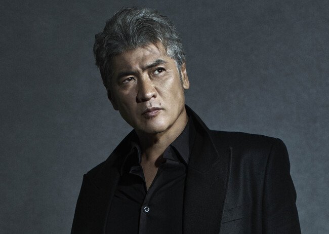 写真・図版（1枚目）| 還暦を迎えた吉川晃司が語りおろした書籍『職業、吉川晃司』発売決定！