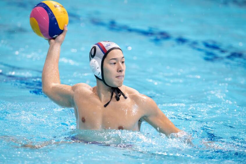 水球日本代表のエース稲場悠介（ブルボンＫＺ提供） 