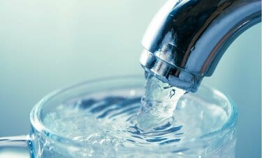 水道料金「3割増」の原因は家庭の節水？　水道代を節約しようとすると逆に水道料金が上がる“ジレンマ”