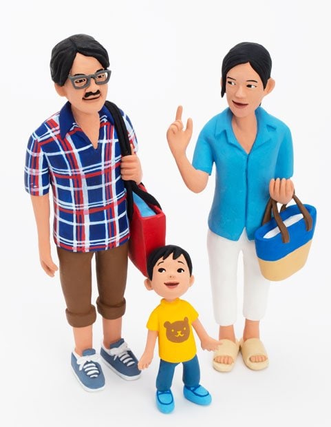 ママ友とカラオケに行くと選曲に年齢が出る。聖子ちゃんを熱唱すると気持ちいいが、周囲の目が……（撮影／写真部・片山菜緒子、立体イラスト：ｋｕｃｃｉ）