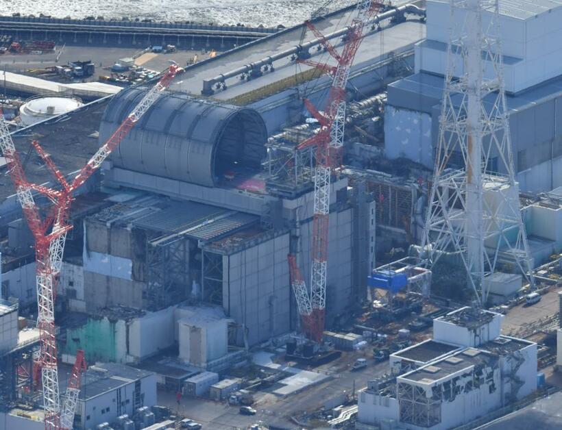 廃炉に向けた作業が続く東京電力福島第一原発。公判では、２００８年に現場から提案された「最大１５.７メートル」の津波対策についての判断が争点となった　（ｃ）朝日新聞社