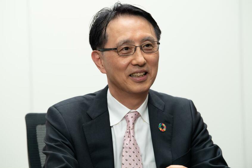 「結局のところ、特定口座における税金の繰り延べ効果とNISA口座の非課税効果、どちらが大きいかという話」と、東証執行役員の長谷川高顕さん(撮影/写真映像部・戸嶋日菜乃)