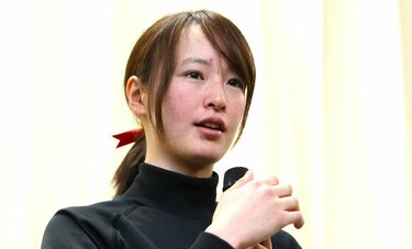 「藤田菜七子」はなぜここまでバッシングされるのか　世論を刺激した「ウソ」と「涙」と「かわいらしさ」