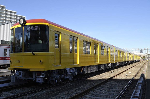 公開された地下鉄銀座線1000系電車の特別仕様車両