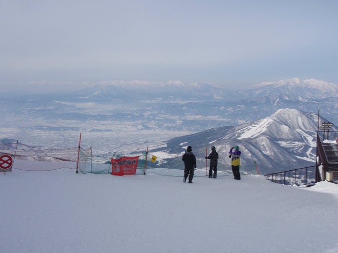 スキーやスノボをしない方も「SORA terrace」からの絶景を楽しめます！