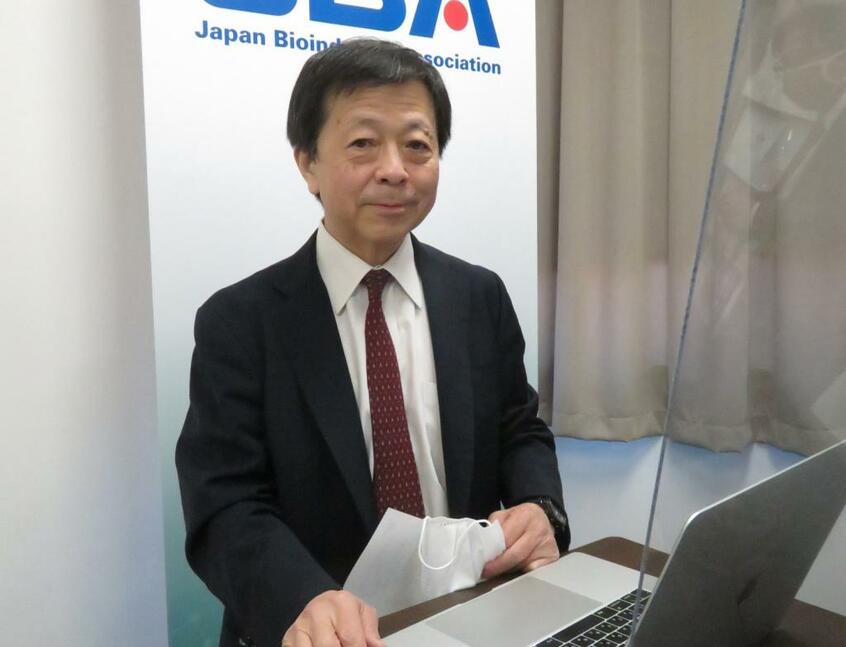 5-ALAの新型コロナへの効用などについて講演する長崎大学大学院の北潔教授/撮影=大崎百紀