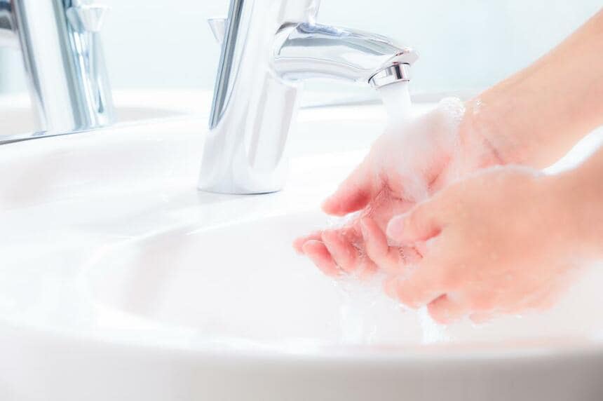 感染予防にはこまめな手洗いが重要と、専門家は口をそろえる（写真／gettyimages）