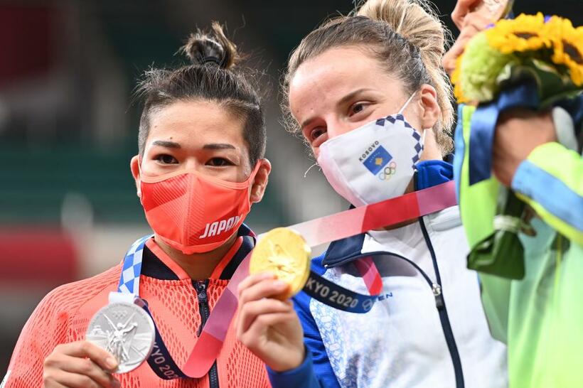 女子48キロで銀メダルを獲得した渡名喜風南（JMPA)