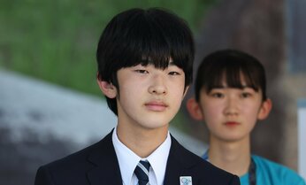 まもなく17歳の悠仁さま ちぎり絵から精巧な模型づくりへ、成長が伝わる「文化祭」の作品