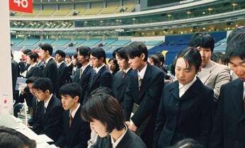 就活で70社に落ち摂食障害、うつ病、ひきこもりに… 43歳ロスジェネ男性を襲った現実