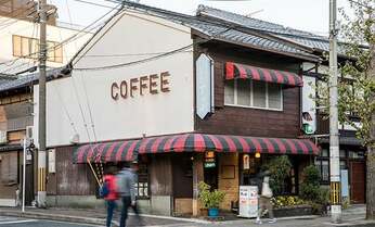 京のクリスマスに愛でたい 心温まる昭和のレトロ喫茶と贈り物