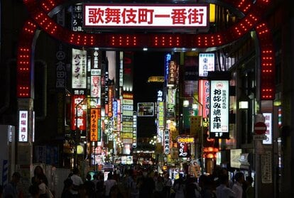 歌舞伎町 (c)朝日新聞社