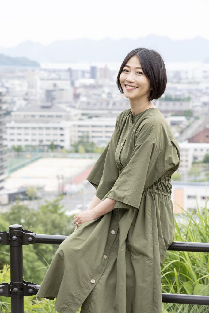 久保田智子さん。特別養子縁組で家族になることは幸せだと身をもって体験し、広く知ってほしいと願っている。それは娘のためにもなると考えている(撮影/片山菜緒子)