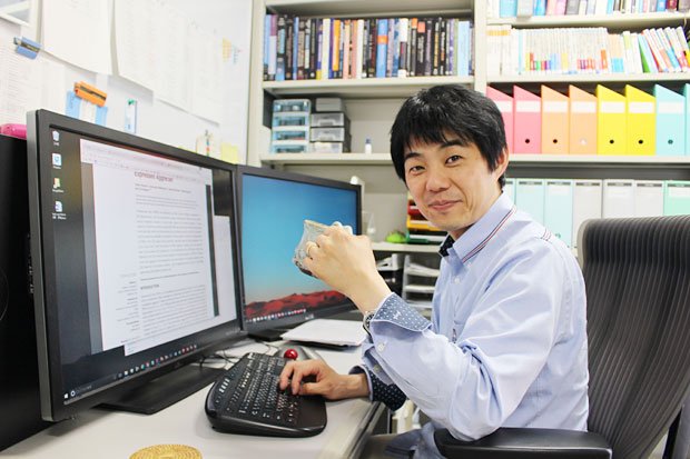 池谷裕二（いけがや・ゆうじ）／１９７０年、静岡県生まれ。薬学博士、東京大学薬学部教授。神経の可塑性を研究することで、脳の健康や老化について探求している。２０１３年、日本学士院学術奨励賞を受賞。著書に『進化しすぎた脳』（講談社）、『脳はこんなに悩ましい』（共著・中村うさぎ／新潮文庫）、『脳はなにげに不公平　パテカトルの万脳薬』（朝日新聞出版）など多数