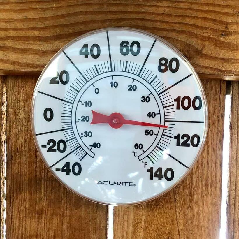 ポートランドの日陰に置いた温度計は、華氏１１４度（摂氏で約４６度）を記録。日なたはもっと暑い（写真：Ｋｕｒｕｍｉ Ｉｓｈｉｋａｗａ Ｃｏｎｌｅｙ）