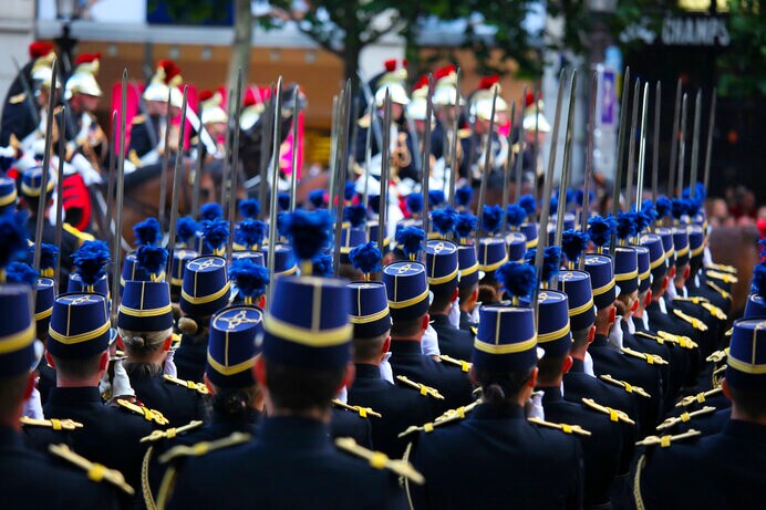 フランスの革命記念日のパレード
