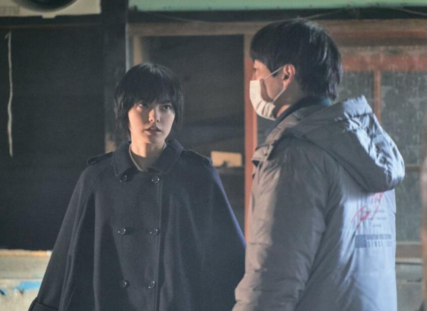 歌手・俳優 平手友梨奈 (c)2021映画「さんかく窓の外側は夜」製作委員会 (c)Tomoko Yamashita/libre