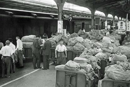 玄関先迄納品 鉄道と郵便の文明開化以来の深い深い「関係」 郵便番号に隠され 貨幣収集、切手収集