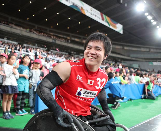 初めての「ハシモトコール」に「力になりました」と笑顔を見せる橋本勝也。「自分の武器はスピード。磨きをかけて、笑顔を届けられるプレーヤーになりたい」（撮影／写真部・加藤夏子）