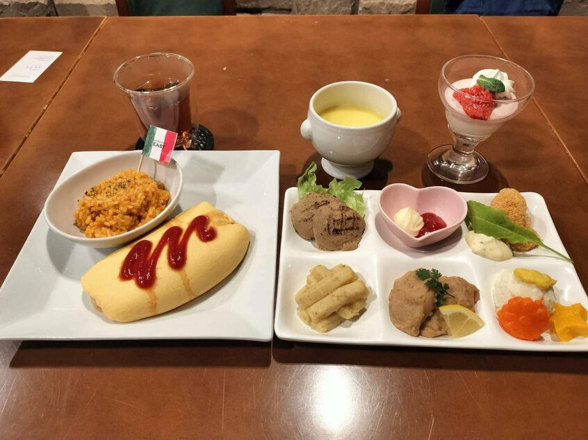 子ども向けの嚥下食プレート。山形県鶴岡市の「鶴岡食材を使った嚥下食を考える研究会」がイタリアンレストランのシェフと開発した(写真:鶴岡食材を使った嚥下食を考える研究会提供)