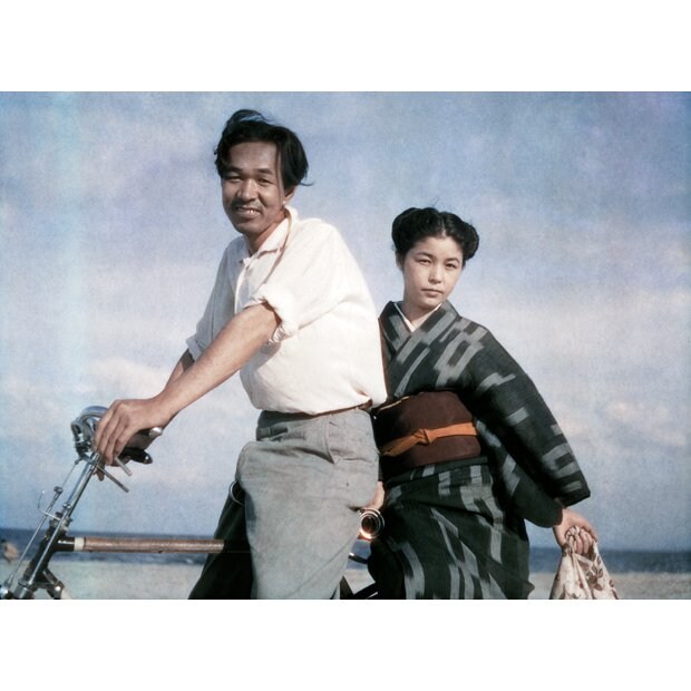 新発見された植田正治夫妻のカラー写真（1949年）。「生誕100年！植田正治のつくりかた」(東京ステーションギャラリー)で2014年1月5日まで展示。
<br />「植田正治 これからの100年」から
<br />