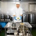 ラーメンをグルテンフリーに 「食卓で同じ料理を」ケンミンの開発者が抱く夢