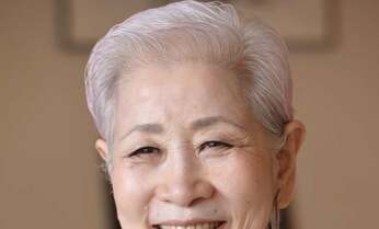 假屋崎省吾が明かす“美肌師・佐伯チズさん”の素顔
