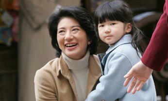 雅子さま還暦「愛子にはいちばん美しいものを見せたい」一緒に笑い、悩み、「娘」を守り続けた