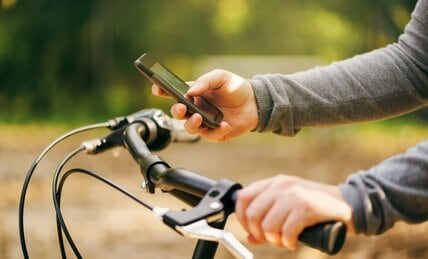 歩道を走る自転車は全員｢反則金6000円｣?…日本の危険な道路で始まる｢青切符取り締まり｣への最大の懸念