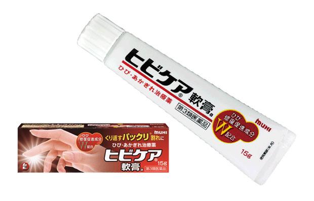 「ヒビケア軟膏ａ」は、割れた皮ふ組織を修復する成分に加え、血行促進成分や保湿成分、かゆみをおさえる成分を含み、くり返すひび、あかぎれをしっかり治療する。希望小売価格１５ｇ １４００円、３５ｇ ２１００円（ともに税抜き）。ドラッグストアなどで購入可能。