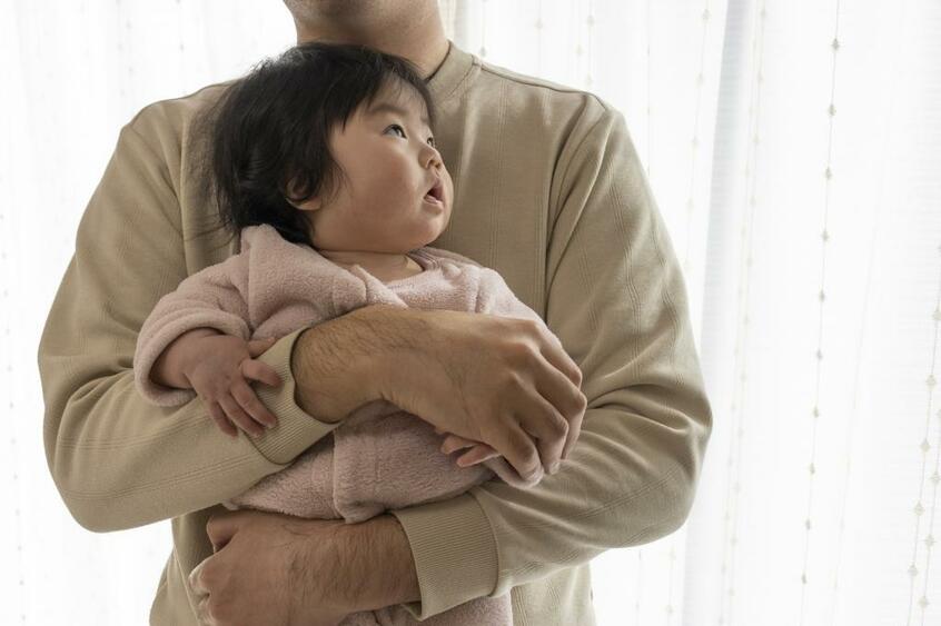 孝雄さんは「赤ちゃん」の扱いに慣れていたことも夫婦不和の原因になった。写真はイメージ(PIXTA)