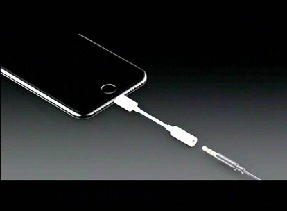 写真・図版（1枚目）| 新型iPhone7は「多機能化路線」 イヤホン