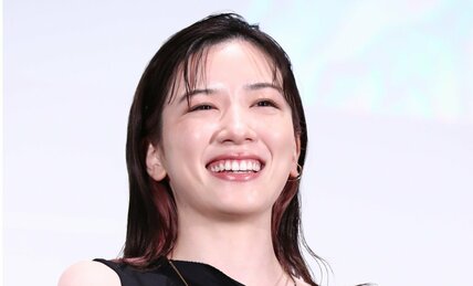 「永野芽郁」が海外映画祭でしれっと復帰！　東村アキコ氏との“気まずい横並び”でも笑顔をつくれる「鋼メンタル」