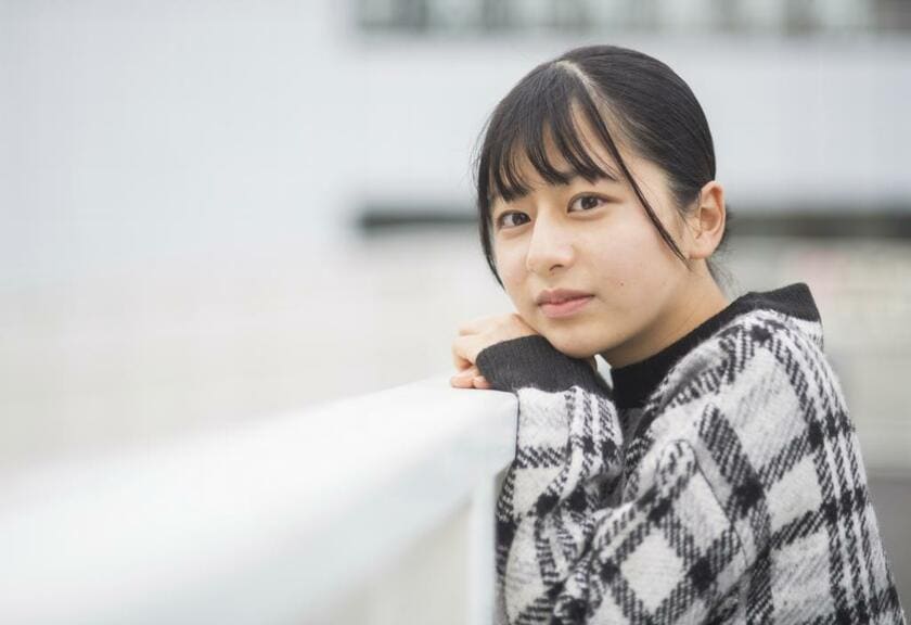 新進の中学生女流棋士としてファンの期待を集める鎌田美礼。将棋の練習、研究を日々怠らないのはもちろんだが、それとともに、現在は勉強、部活の「三刀流」で忙しい（photo　横関一浩）