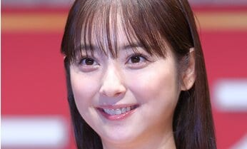 「佐々木希」はなぜ渡部から離れられないのか “許せない”よりも強い“家族への執着”が生まれた原点