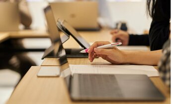 首都圏の中高一貫校で「ICT教育に力を入れている」のはどこ? 中堅校も多数【独自ランキング】