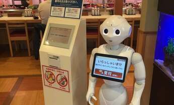 8割が「要らない」ペッパー君 年間で3億円以上の投資でもはま寿司の救世主になった理由